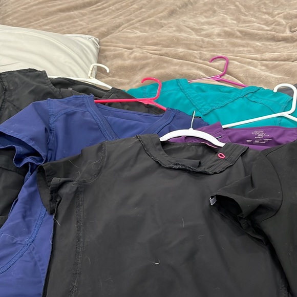 9 sets of scrubs Heart & Soul, Greys Anatomy and Cherokee various colors - Picture 2 of 9